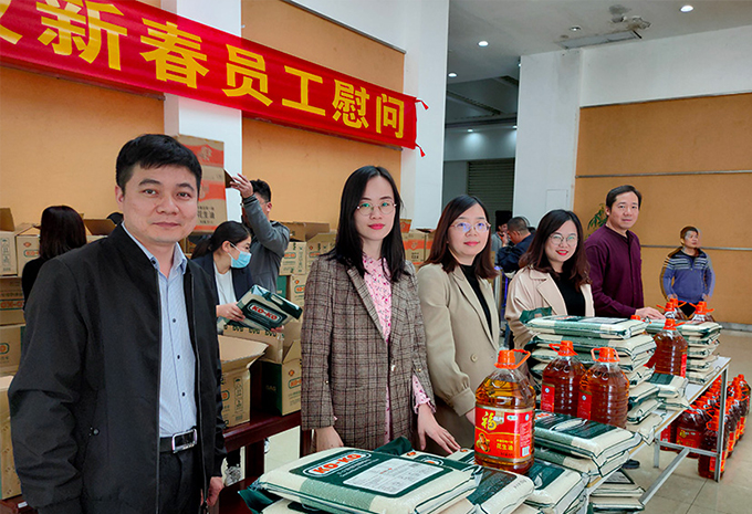 Longse provides all employees with heart-warming gifts for the Spring Festival